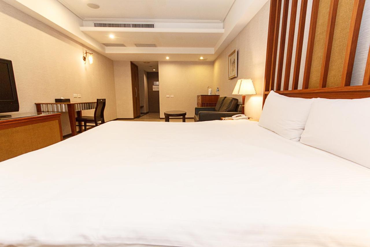 Slv Hotel Group-Slv Business Hotel Zhonghe  Exterior photo